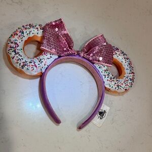 Disney Park Donut Minnie Ears